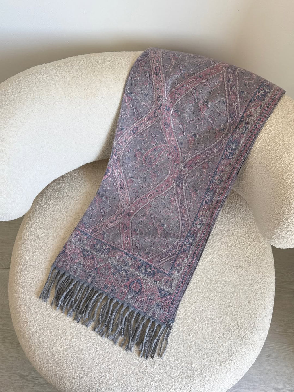 شال شتوي أنيق