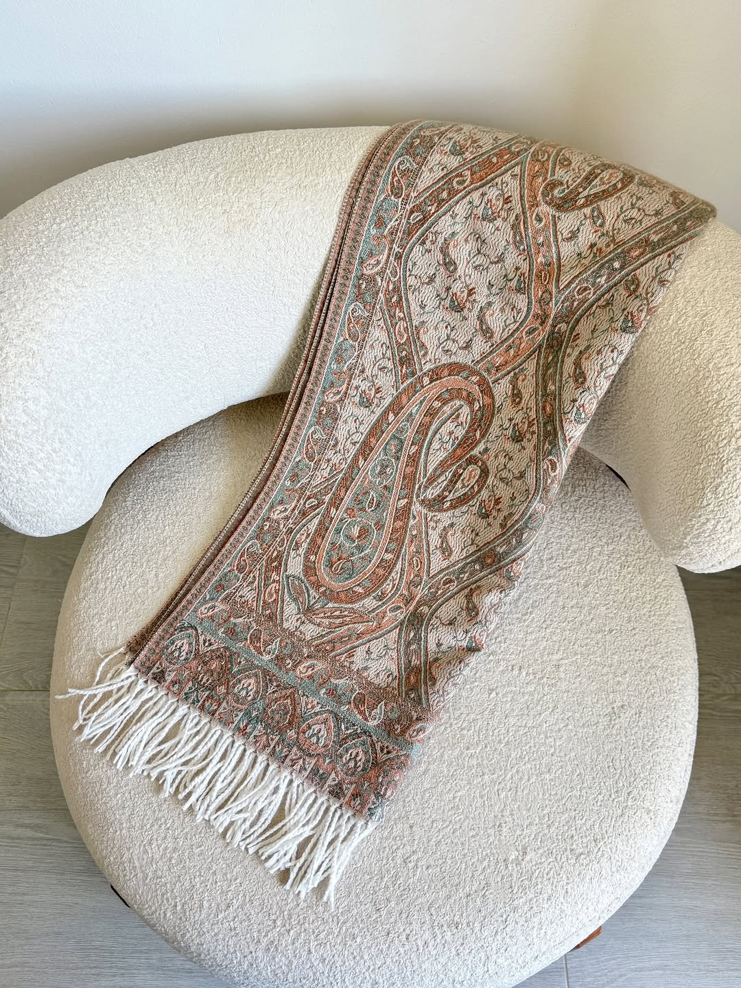 شال شتوي أنيق