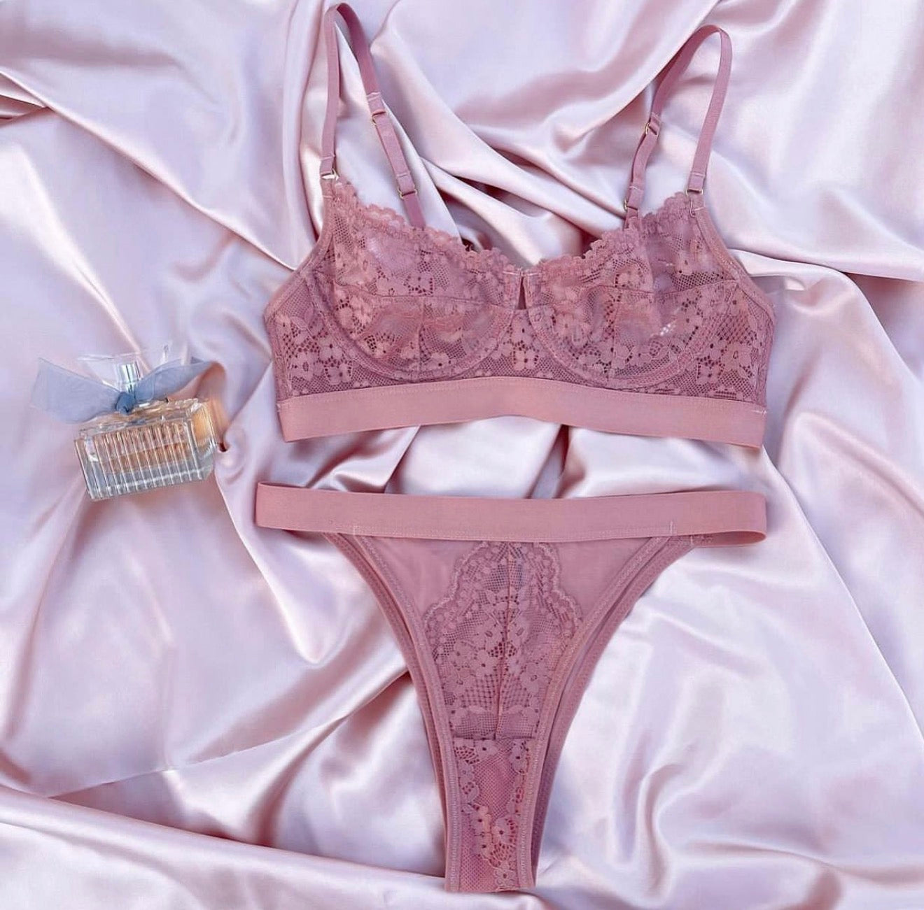 طقم داخلي عرايسي👙