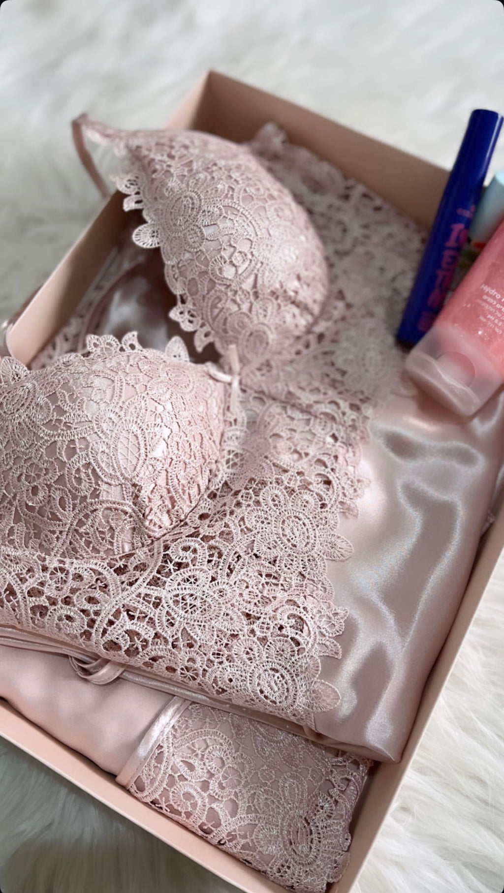 صندوق هدايا ناي